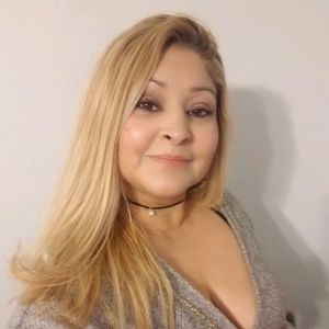 Meet your Posher, Isaura